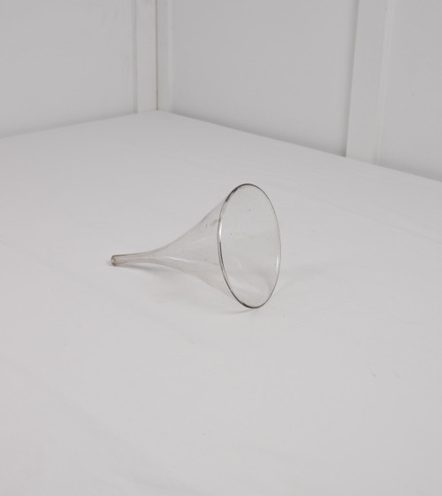 Entonnoir en verre