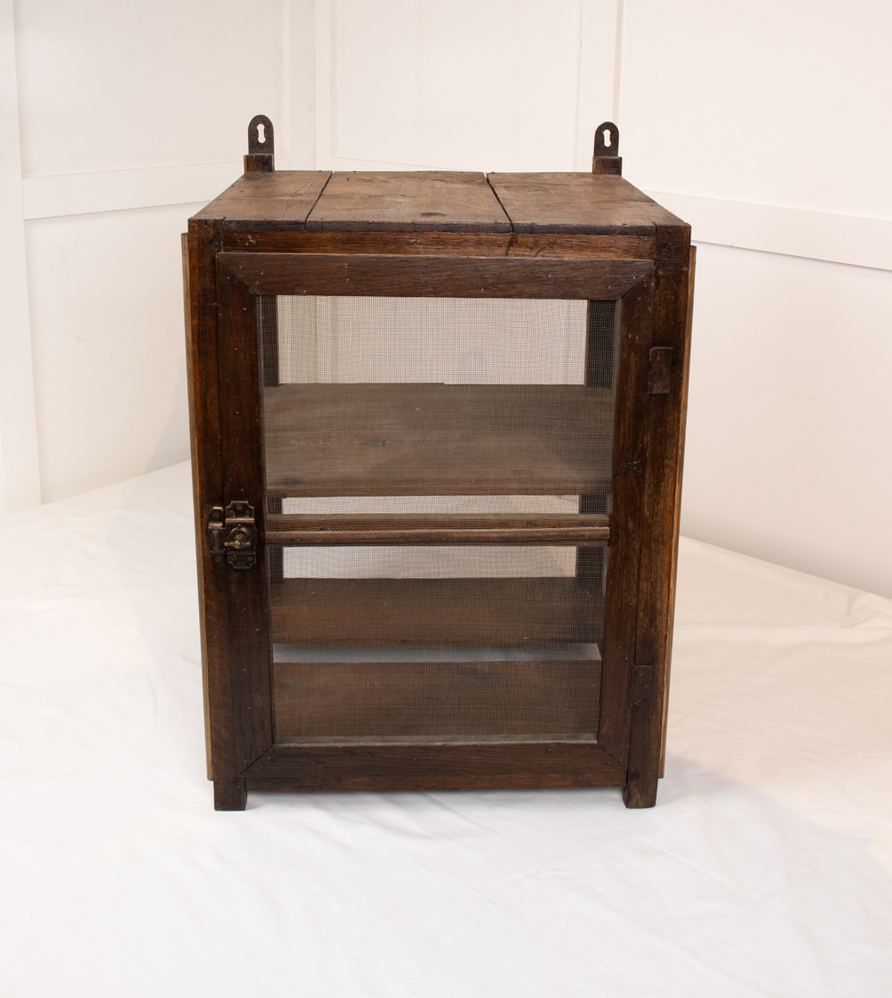 Rebost quadrat de fusta