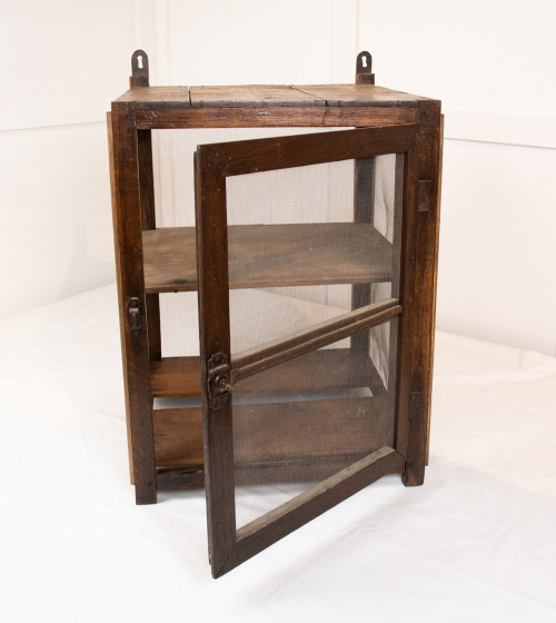 Garde-manger en bois