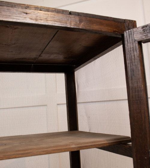 Rebost quadrat de fusta