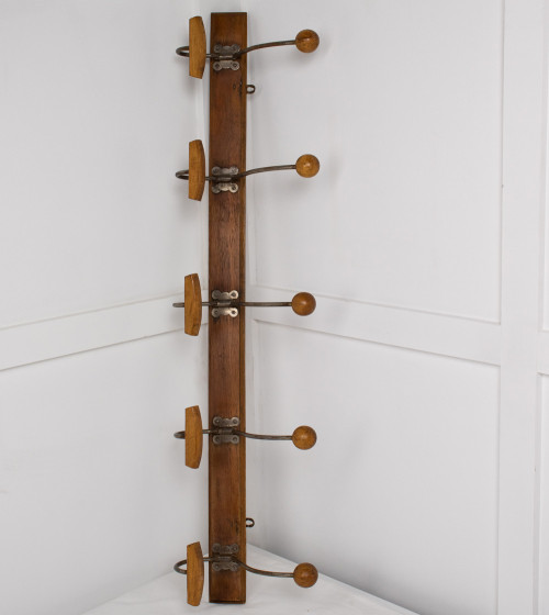 Porte-manteau avec crochets en bois et en métal