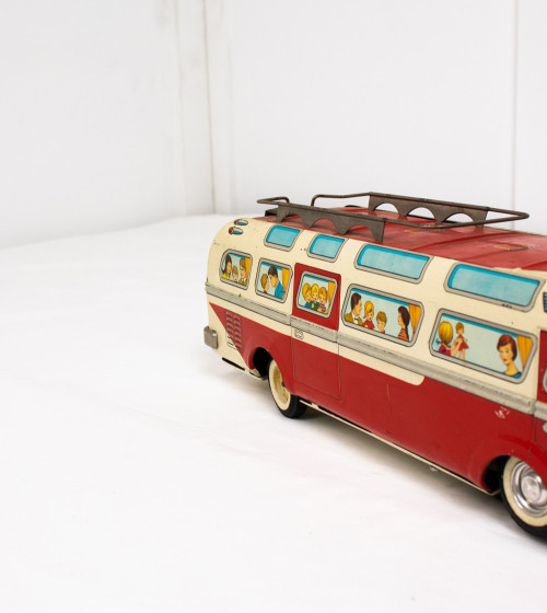 Autobús de juguete de metal