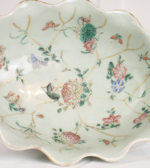 Céladon chinois ancien (22.5 x 16.5 x 7cm.)