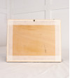 Foto emarcada blanc i negre amb persona amb camera