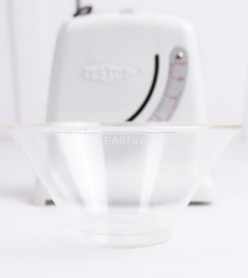 TESTUT báscula con cuenco plástico 350gr