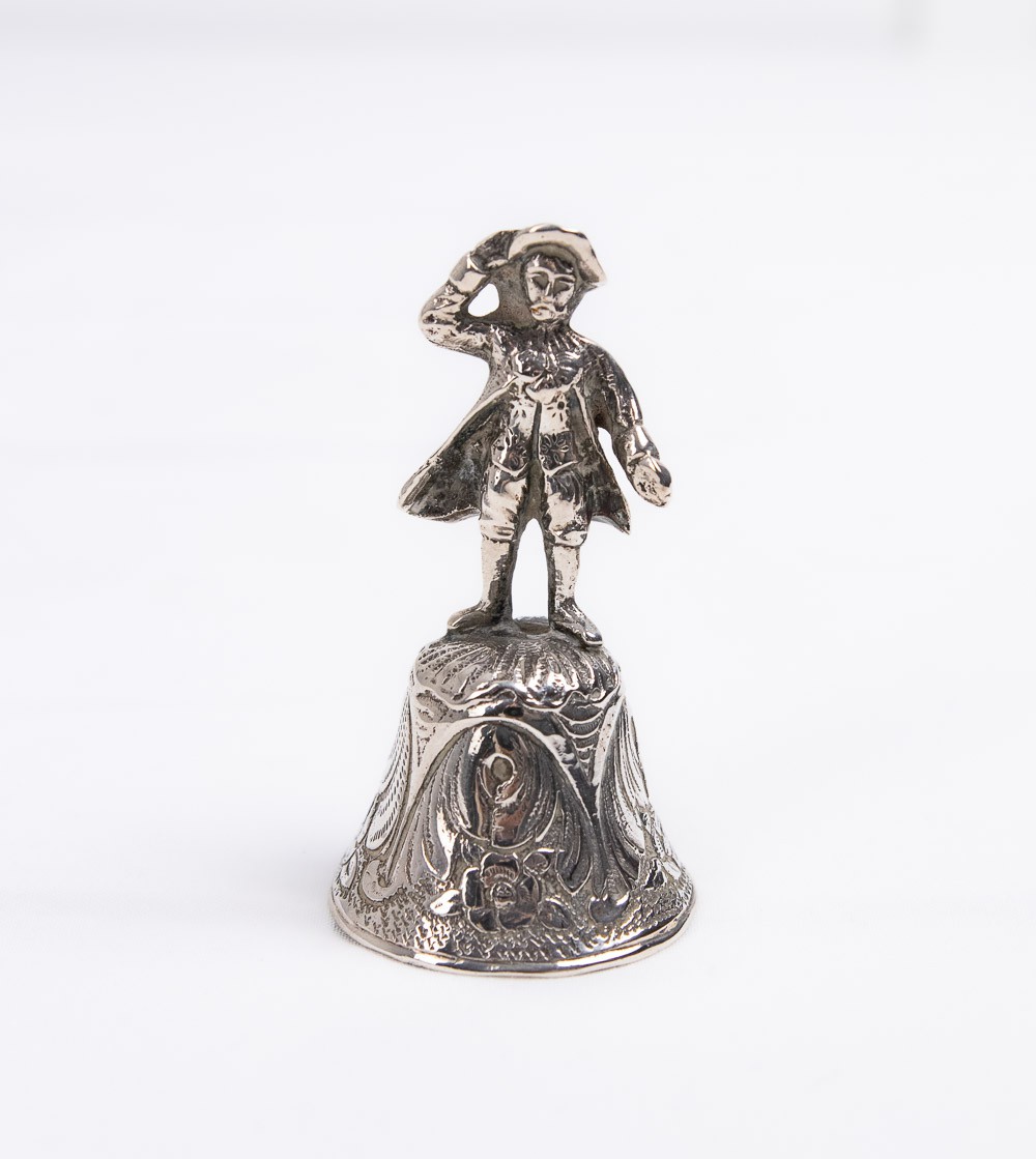 Petite cloche en argent