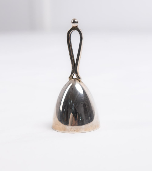 Cloche de service en argent