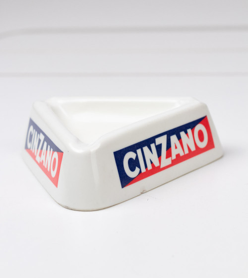 Cenicero plástico CINZANO